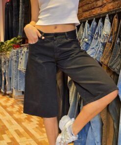 Alternative view of Bermuda Negra Rígida