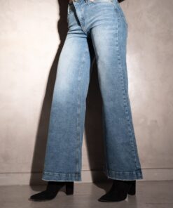 Alternative view of Oxford Flare Elastizado