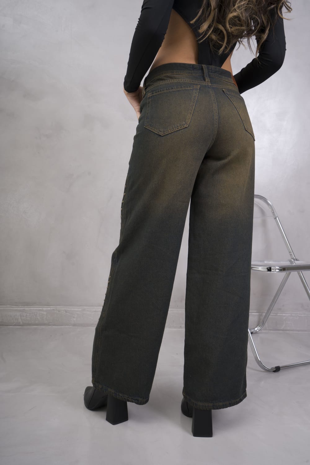 Wide Leg Denisse Ctach Y Recortes Rígido - Image 3